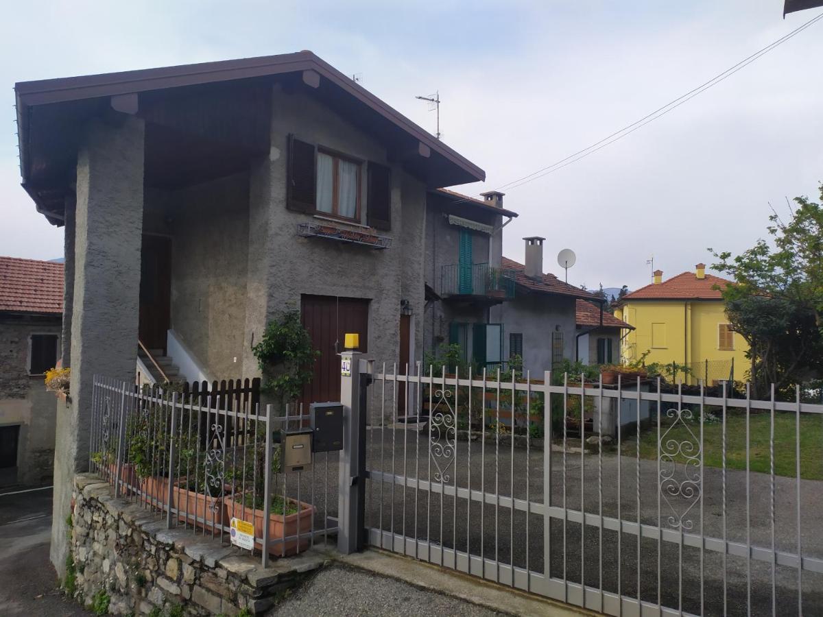 Appartamento Gianna Porto Valtravaglia Exterior photo