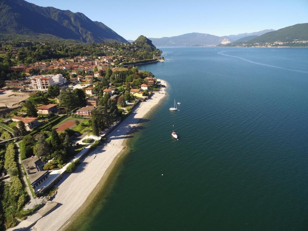 Appartamento Gianna Porto Valtravaglia Exterior photo