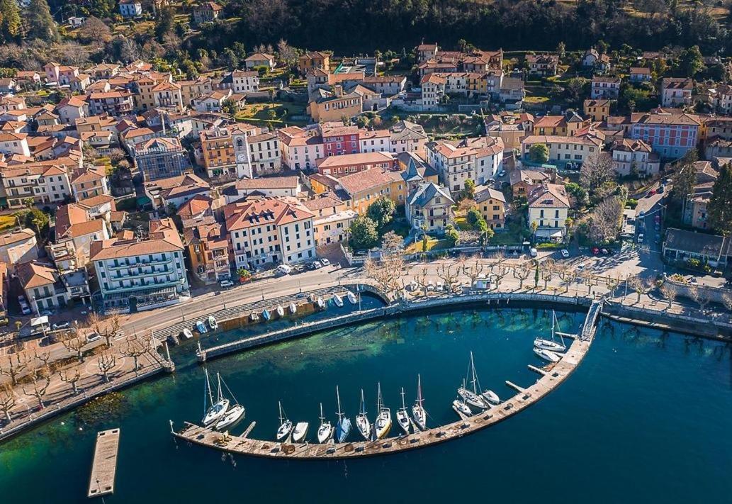 Appartamento Gianna Porto Valtravaglia Exterior photo